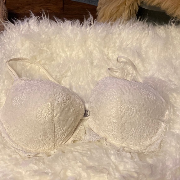 Victoria Secret bra 36D, in excellent used condition - Picture 2 of 5